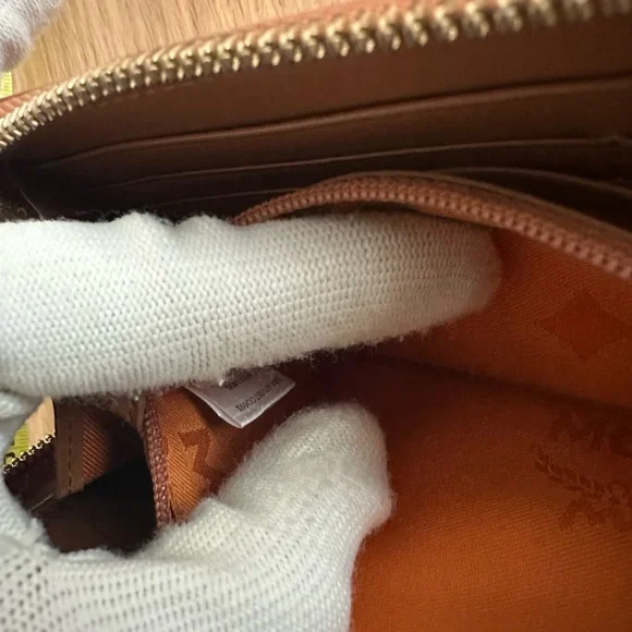 MCM Cognac Zipper Long wallet - Picture 11 of 14